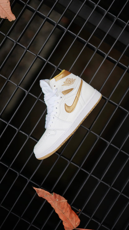 Air Jordan Retro 1 High Blanco-Dorado