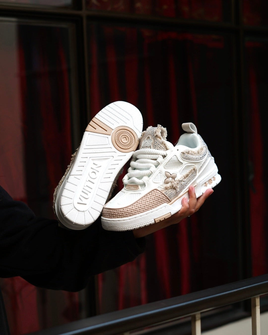 Louis vuitton beige diamantada