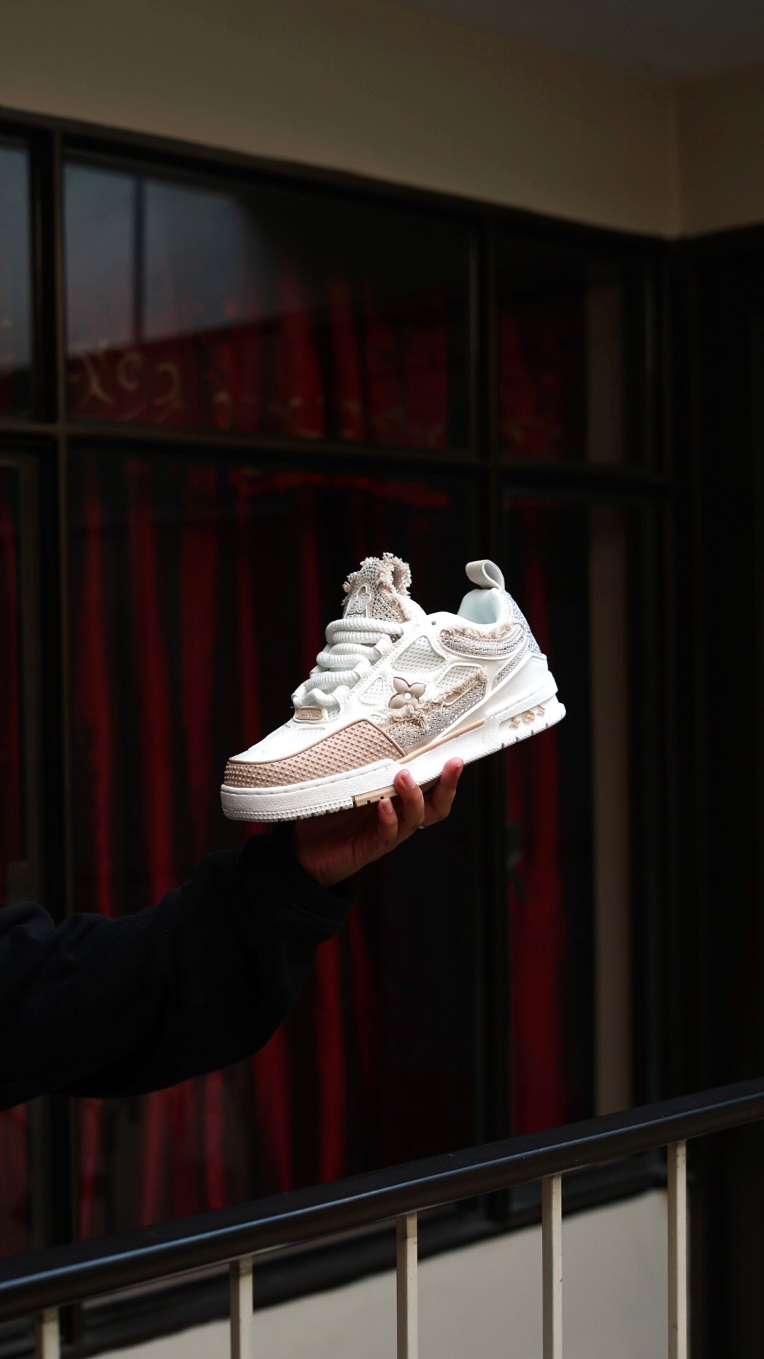 Louis vuitton beige diamantada
