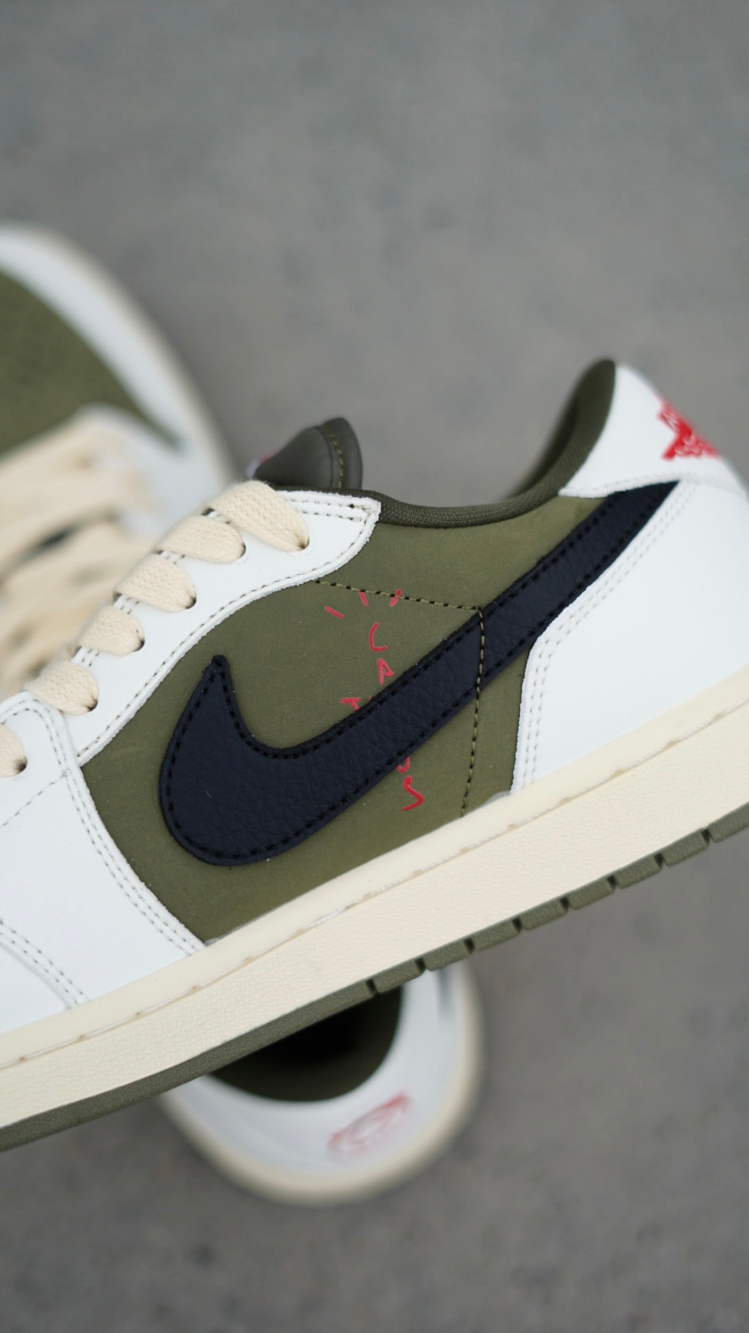 Jordan low travis verde oliva