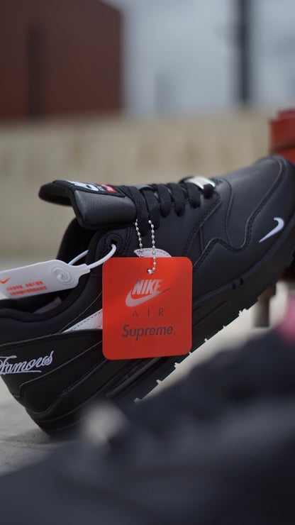 Air Max 1 x Supreme Negro