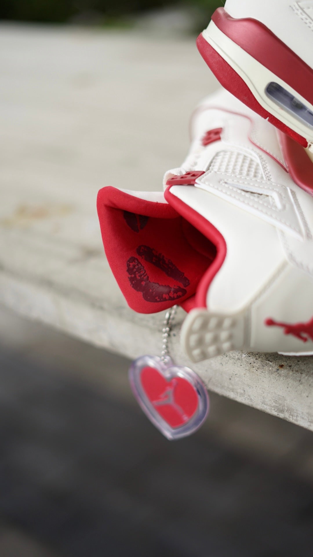 Air jordan 4 Retro Valentines Day