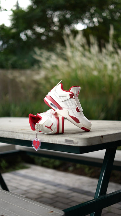 Air jordan 4 Retro Valentines Day