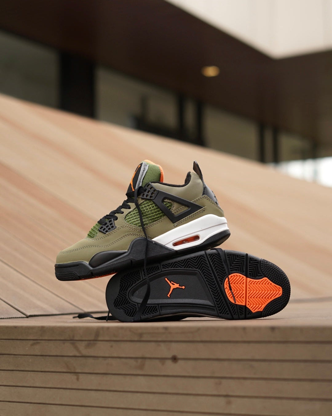 Jordan Retro 4 SE craft medium olive