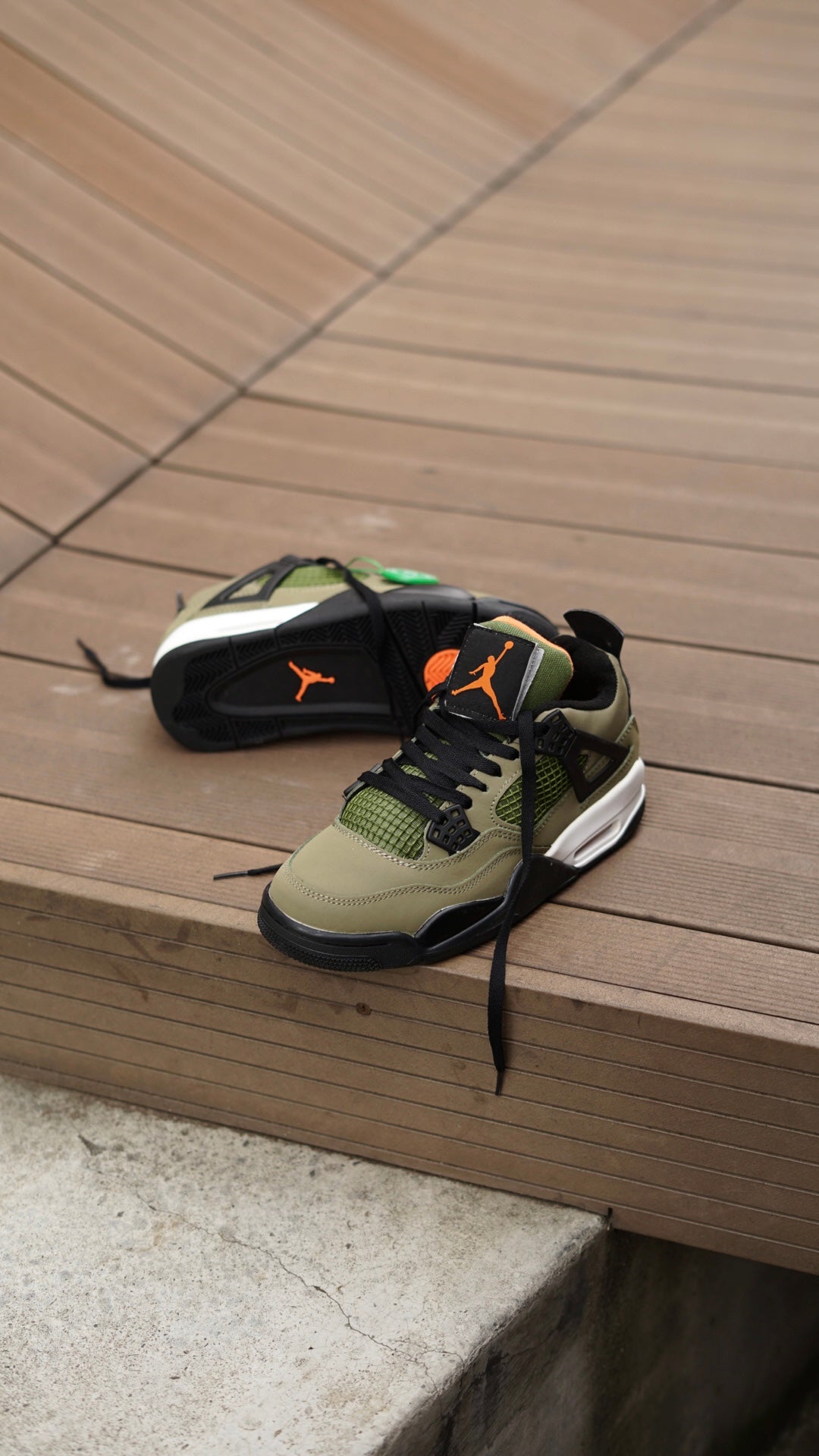 Jordan Retro 4 SE craft medium olive
