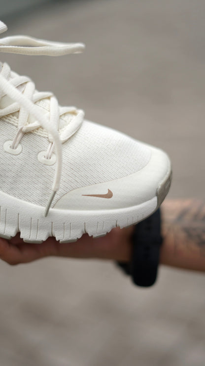 Nike free metcon 6 beige