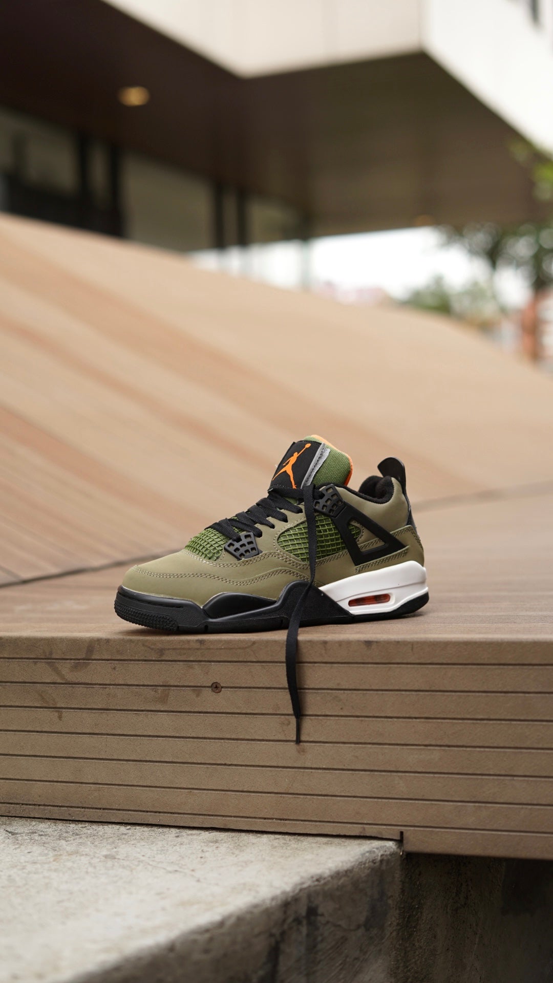 Jordan Retro 4 SE craft medium olive