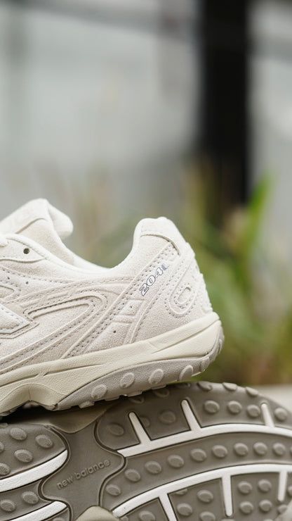 New balance 204 beige