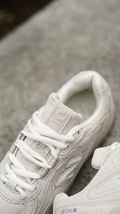 New balance 204 beige