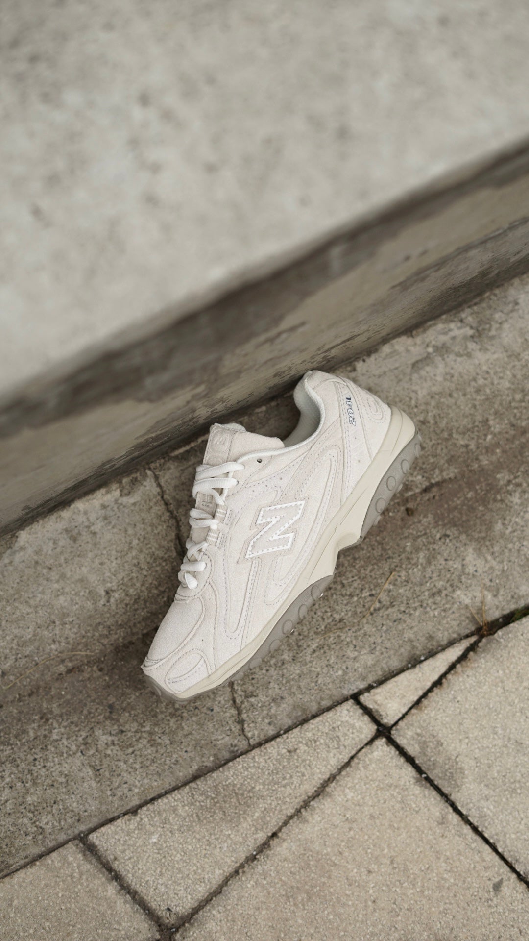 New balance 204 beige