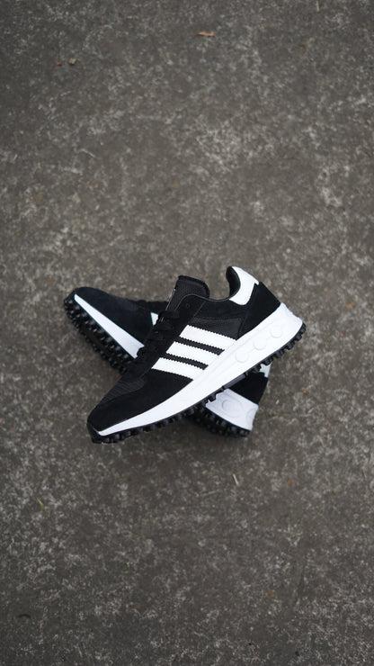 Adidas marathon tech negra
