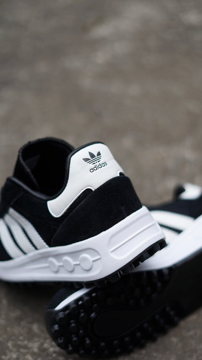 Adidas marathon tech negra