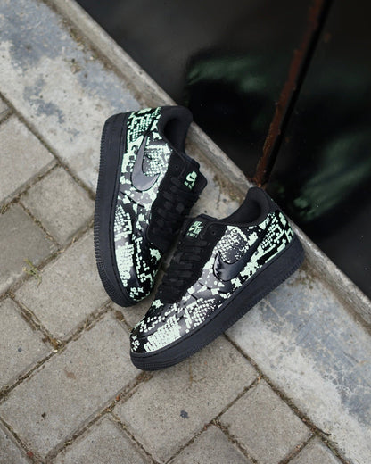Nike air force 1 foamposite piel de serpiente