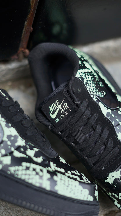 Nike air force 1 foamposite piel de serpiente