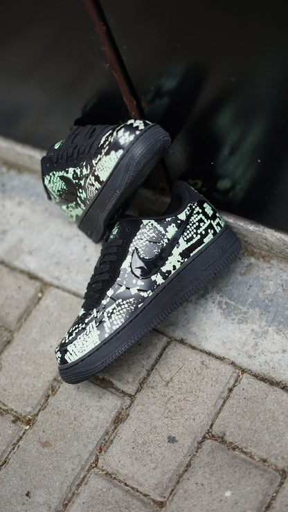 Nike air force 1 foamposite piel de serpiente