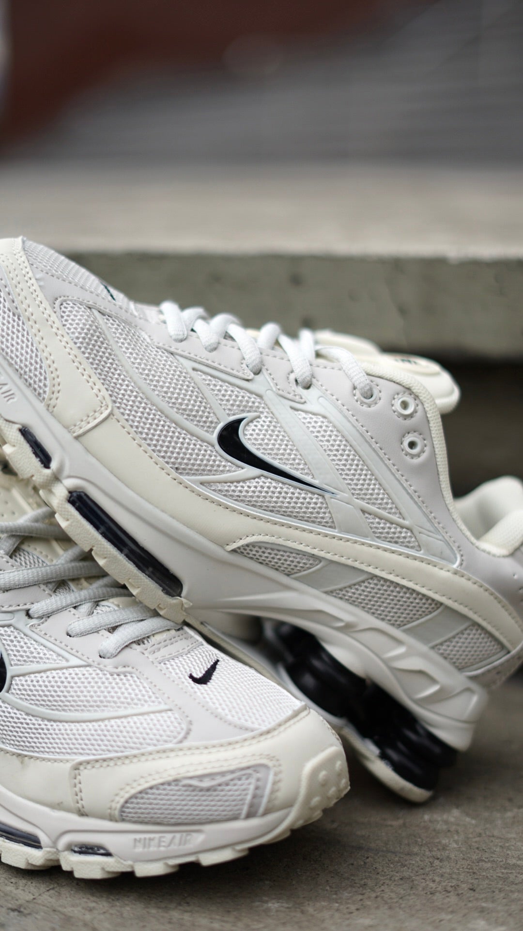 Nike shox supreme beige