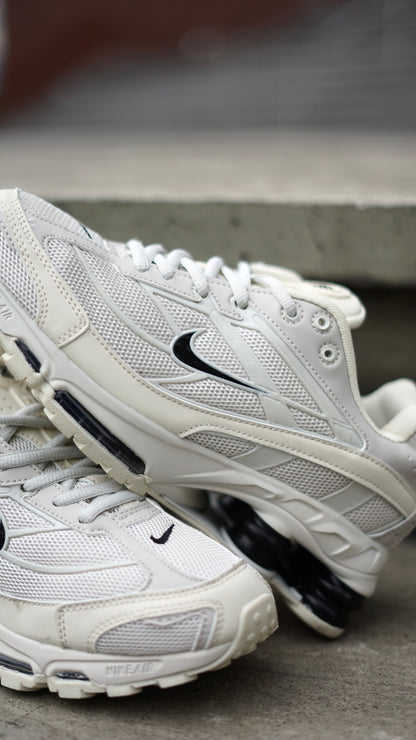 Nike shox supreme beige