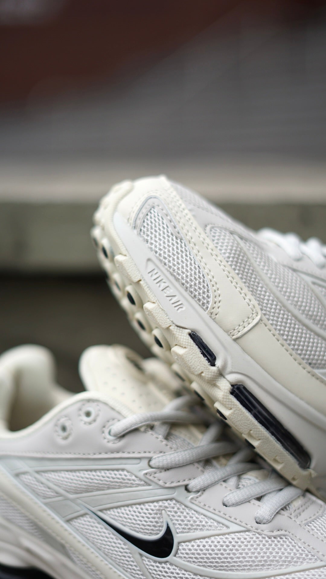 Nike shox supreme beige