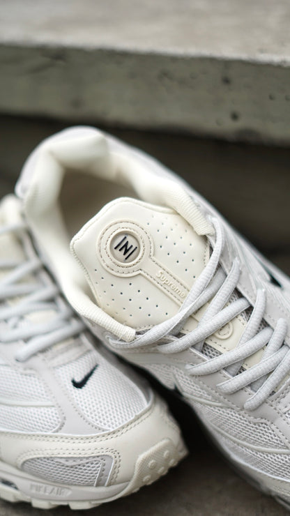 Nike shox supreme beige