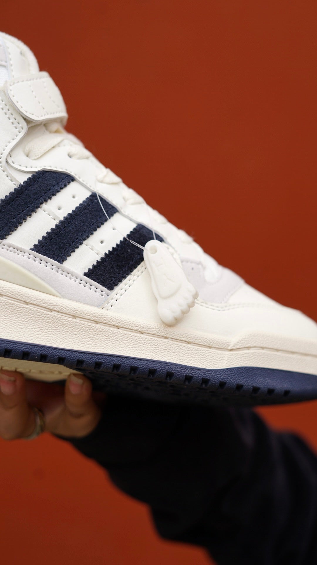 Adidas Forum 84