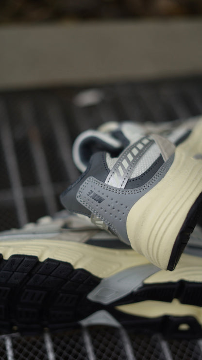 Nike Initiator