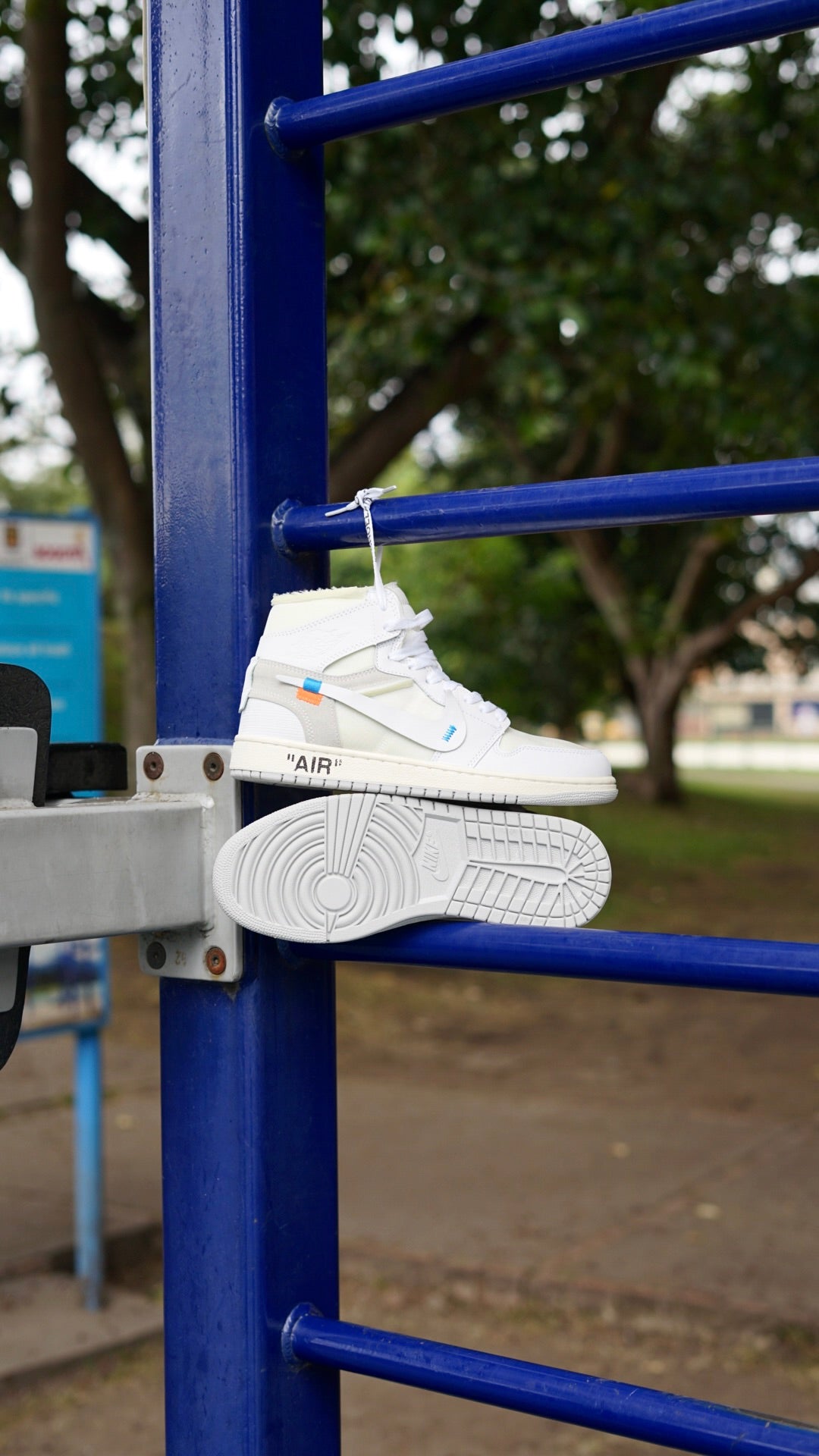 Jordan R1 off white