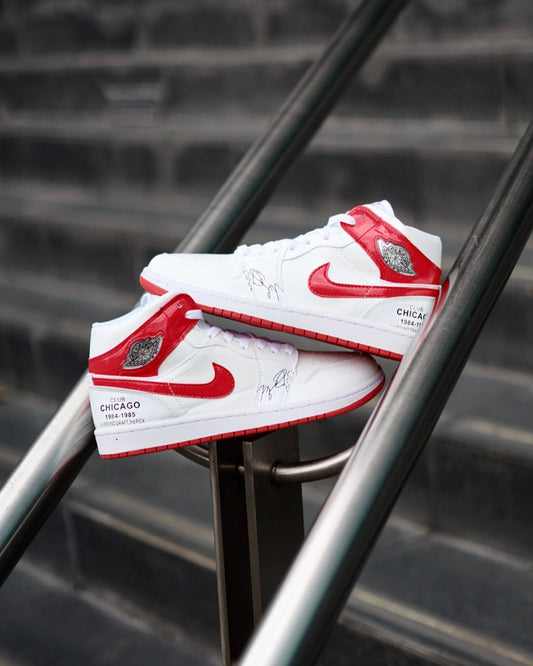 Air Jordan Retro 1 Mid Chicago