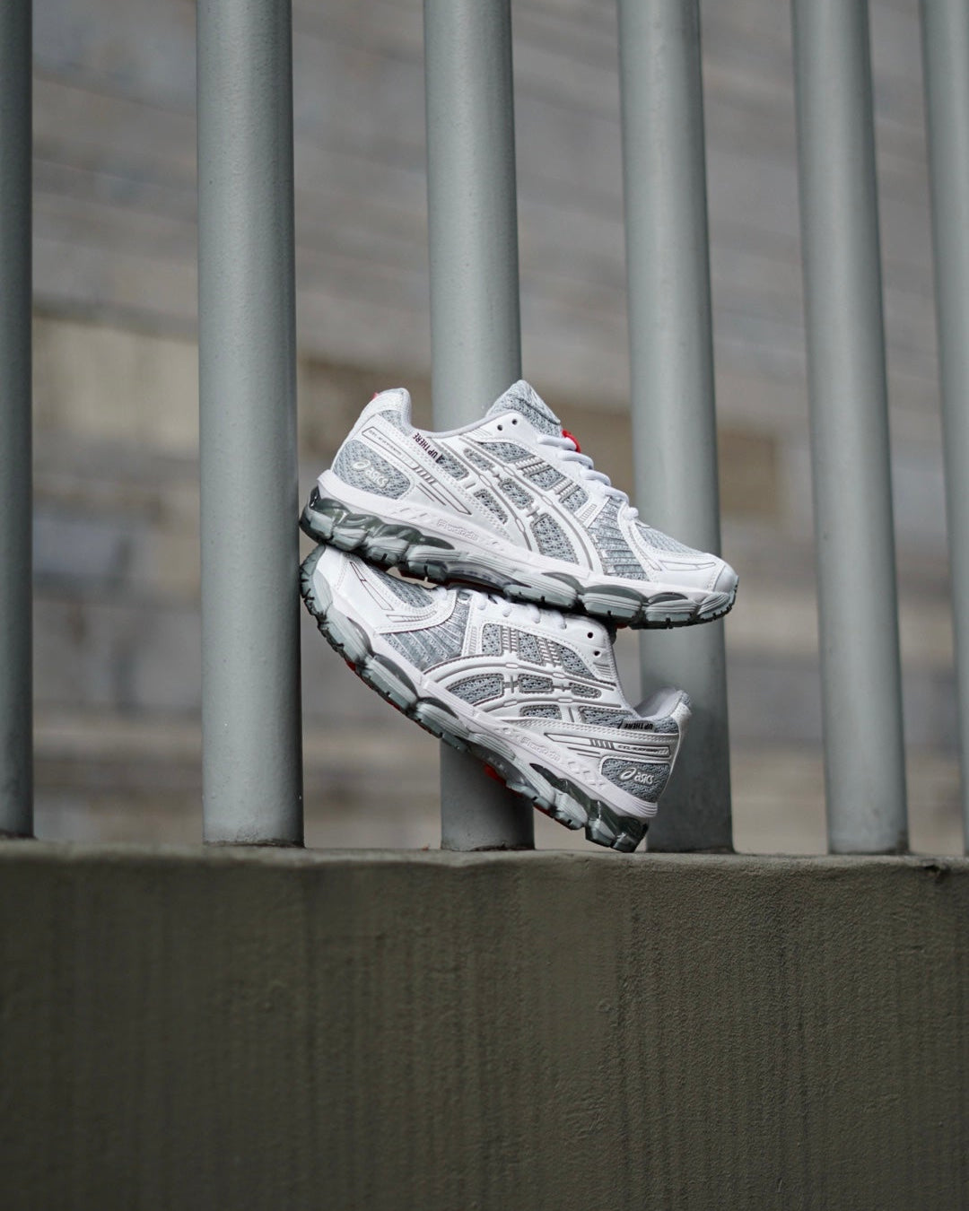 asics blanca gris