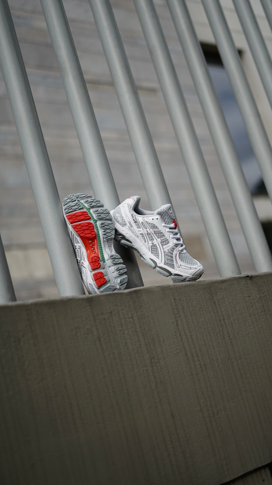 asics blanca gris