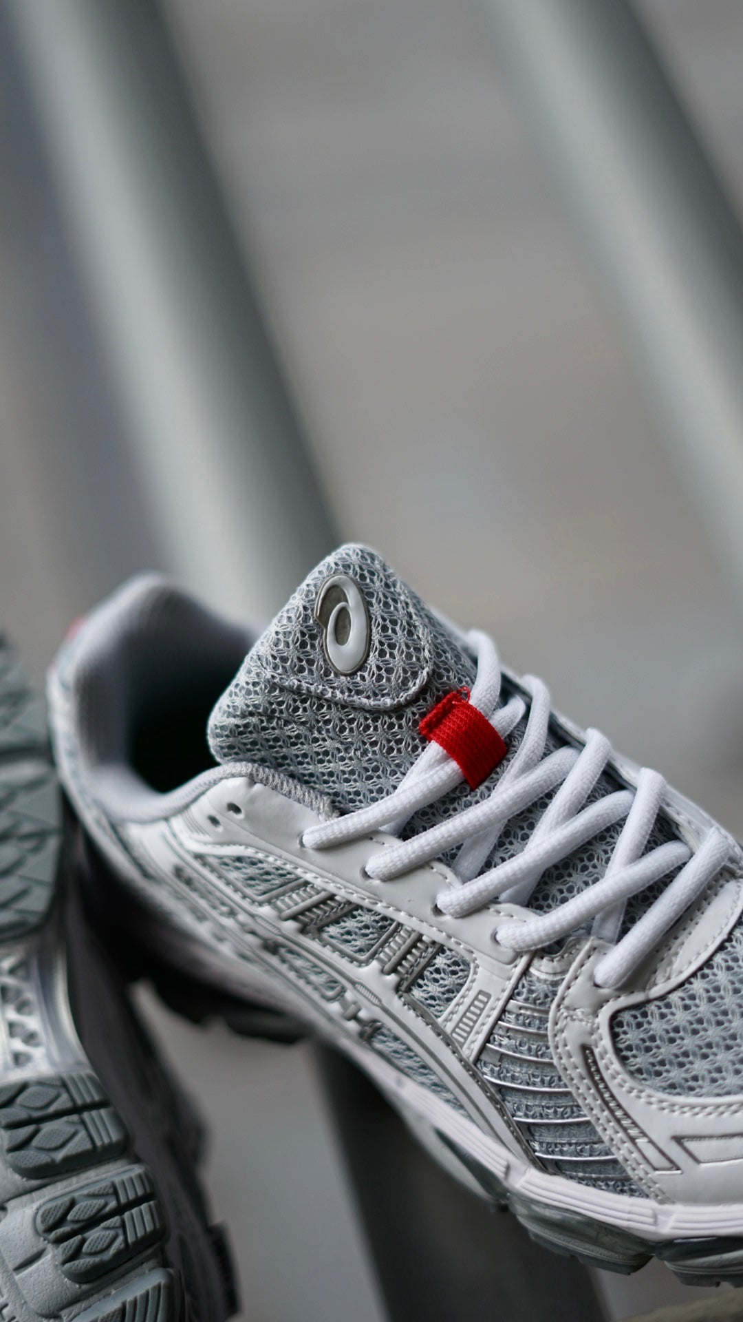 asics blanca gris