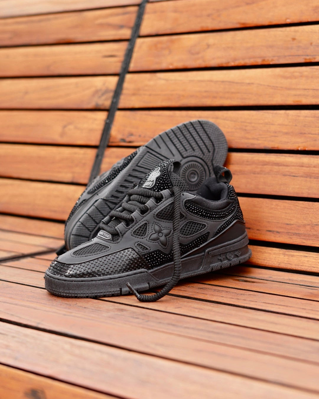 Louis vuitton negra diamantada