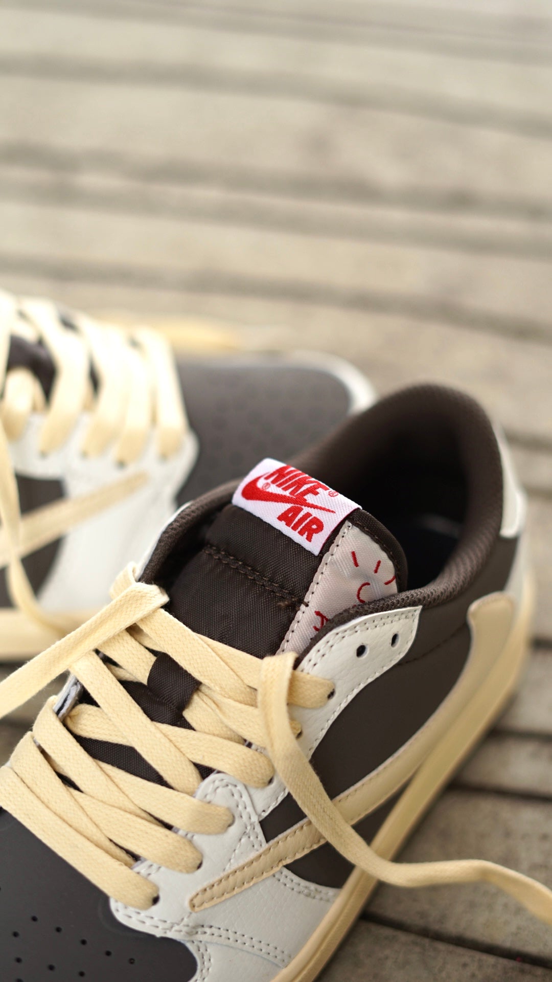 Jordan R1 low travis scott reverse mocha