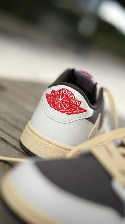 Jordan R1 low travis scott reverse mocha