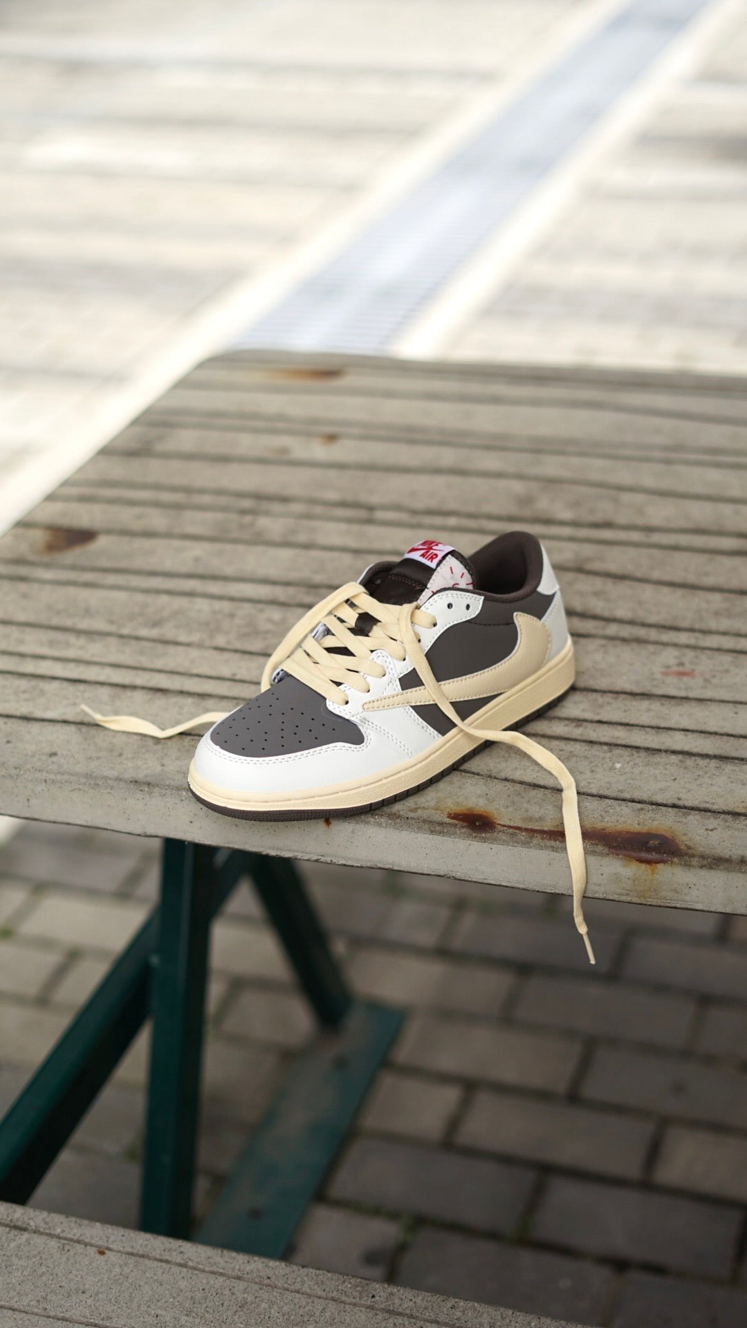 Jordan R1 low travis scott reverse mocha
