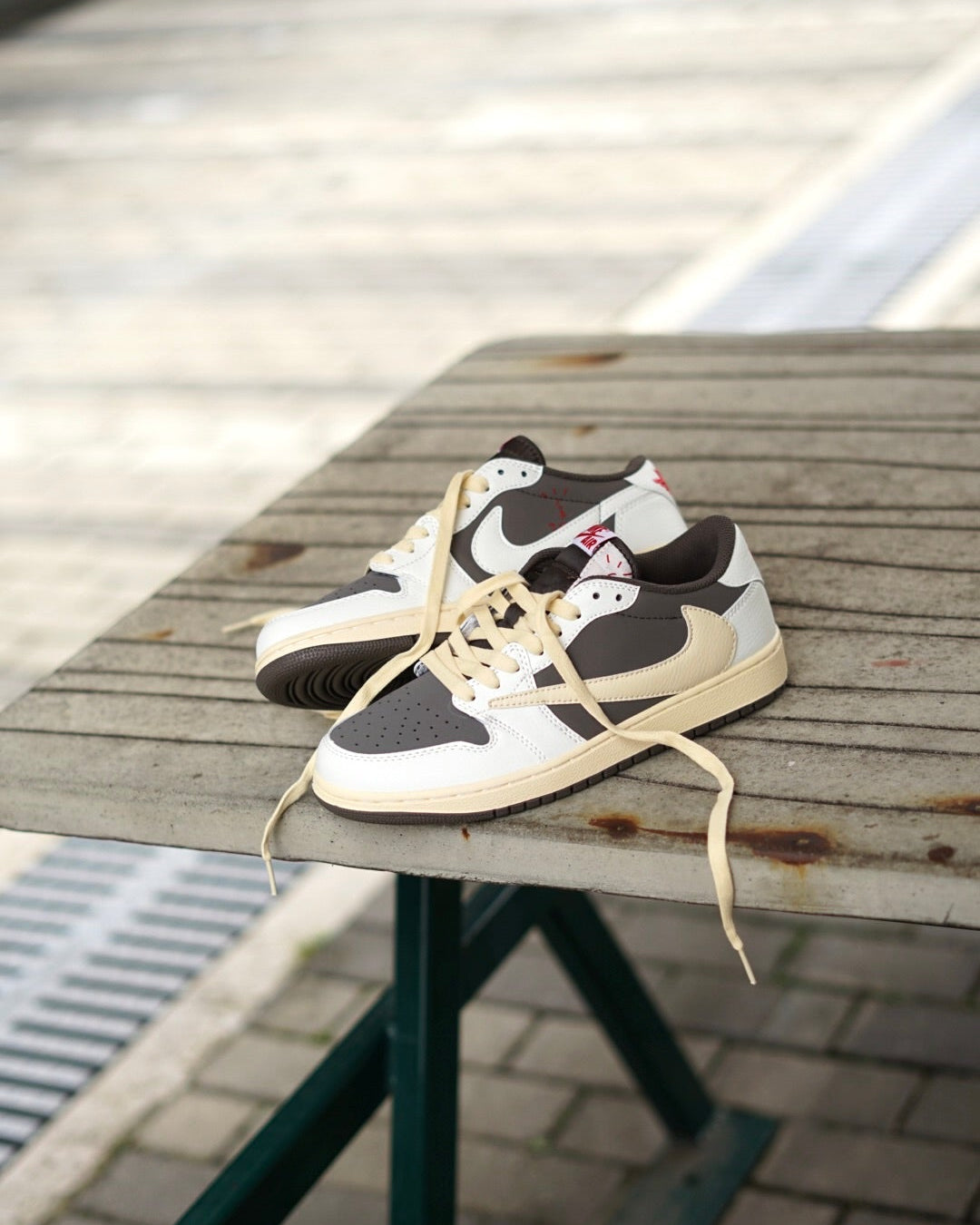 Jordan R1 low travis scott reverse mocha