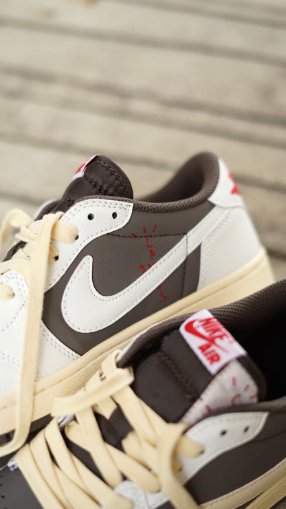 Jordan R1 low travis scott reverse mocha