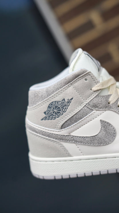 Jordan R1 gris