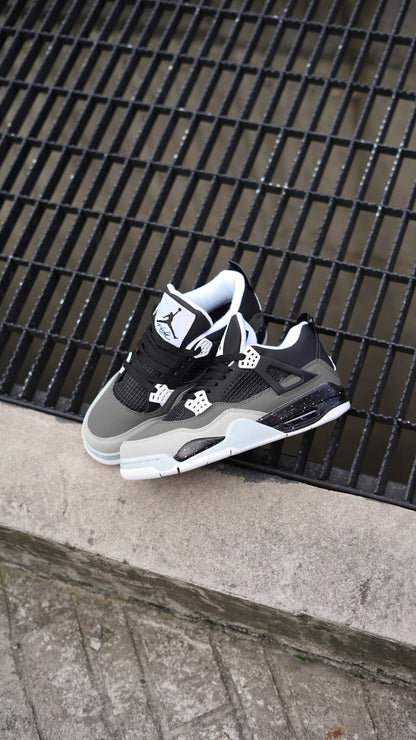 Jordan R4 oreo gris