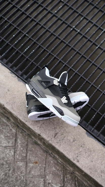 Jordan R4 oreo gris