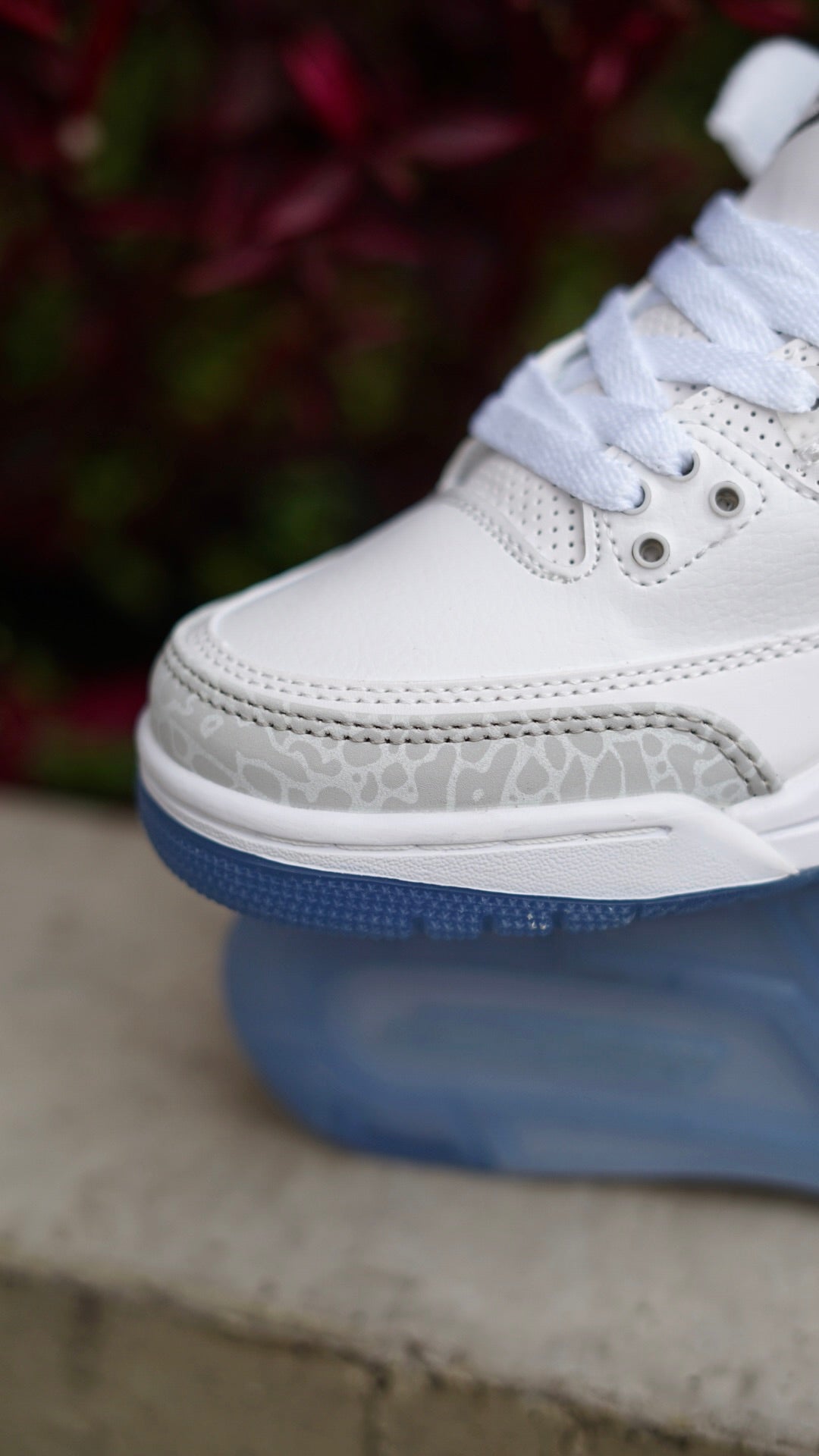 Jordan R3 blanco con azul
