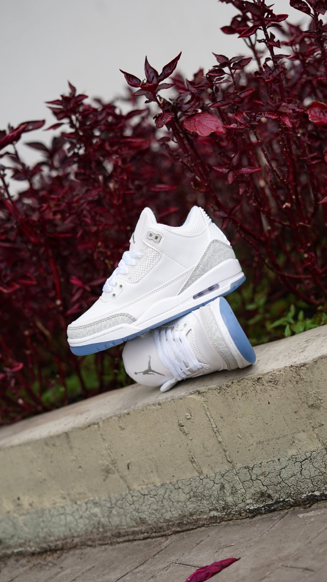 Jordan R3 blanco con azul