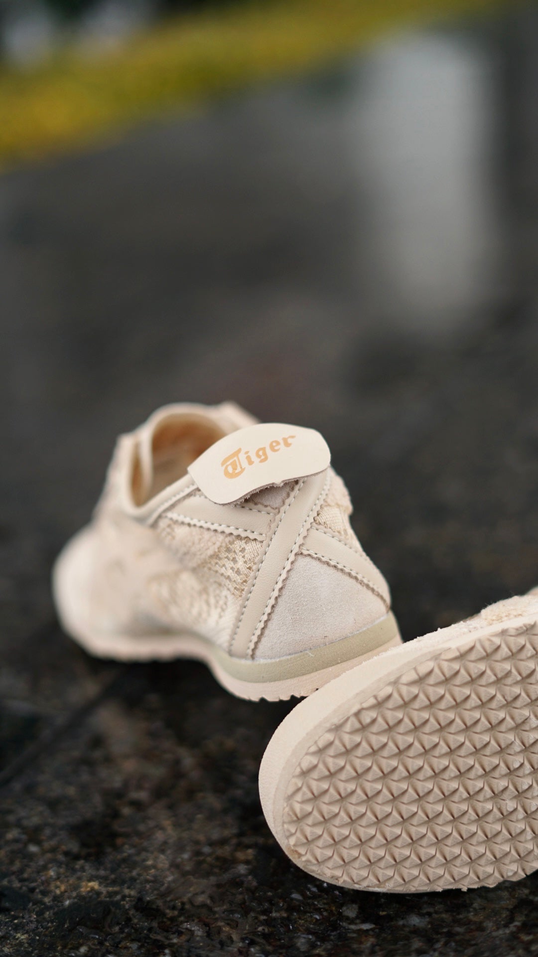 Asicts tiger beige