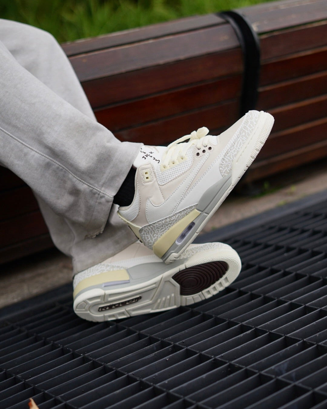 Jordan R3 travis