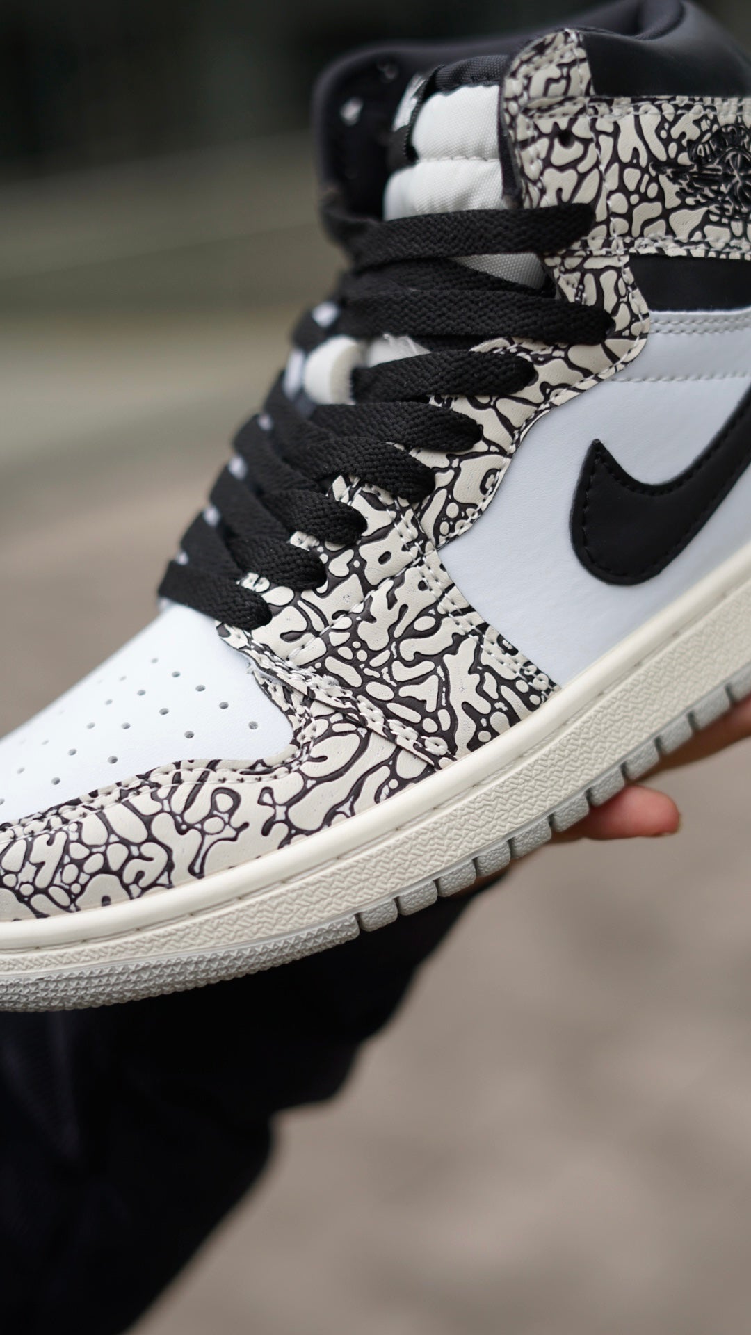 Jordan R1 Og high white cement