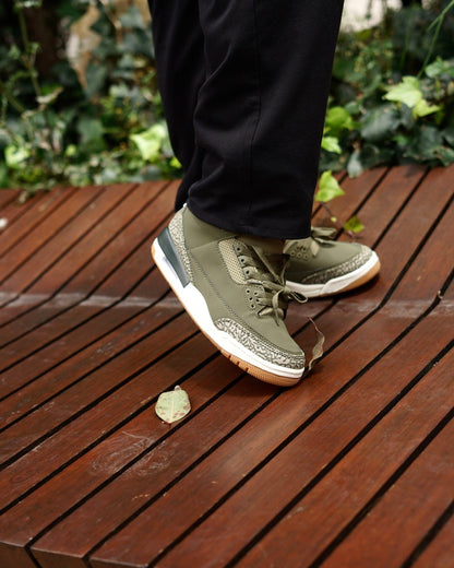 Jordan R3 medium olive