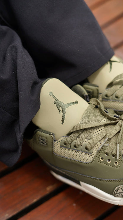 Jordan R3 medium olive