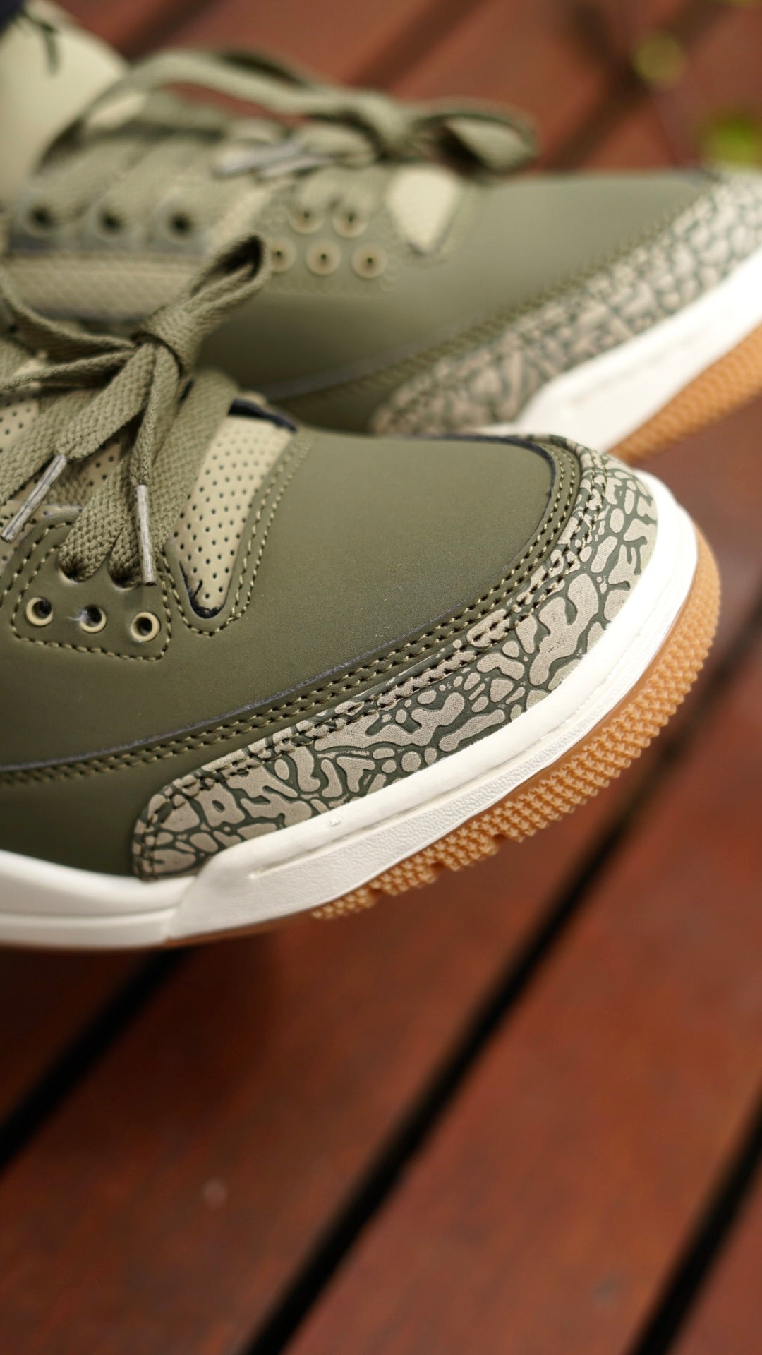Jordan R3 medium olive