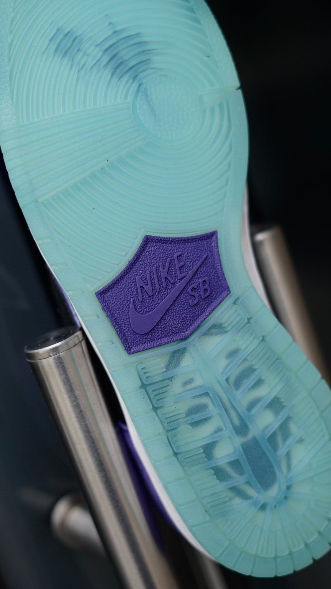 Nike sb dunk low hayley wilson purple
