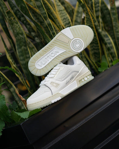 LOUIS VUITTON BEIGE
