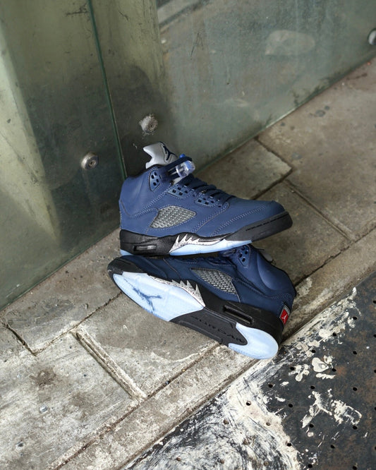 Jordan R5 azul oscuro